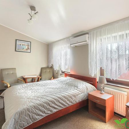 Willa Garden pokoje i apartament Ustronie Morskie Exteriör bild